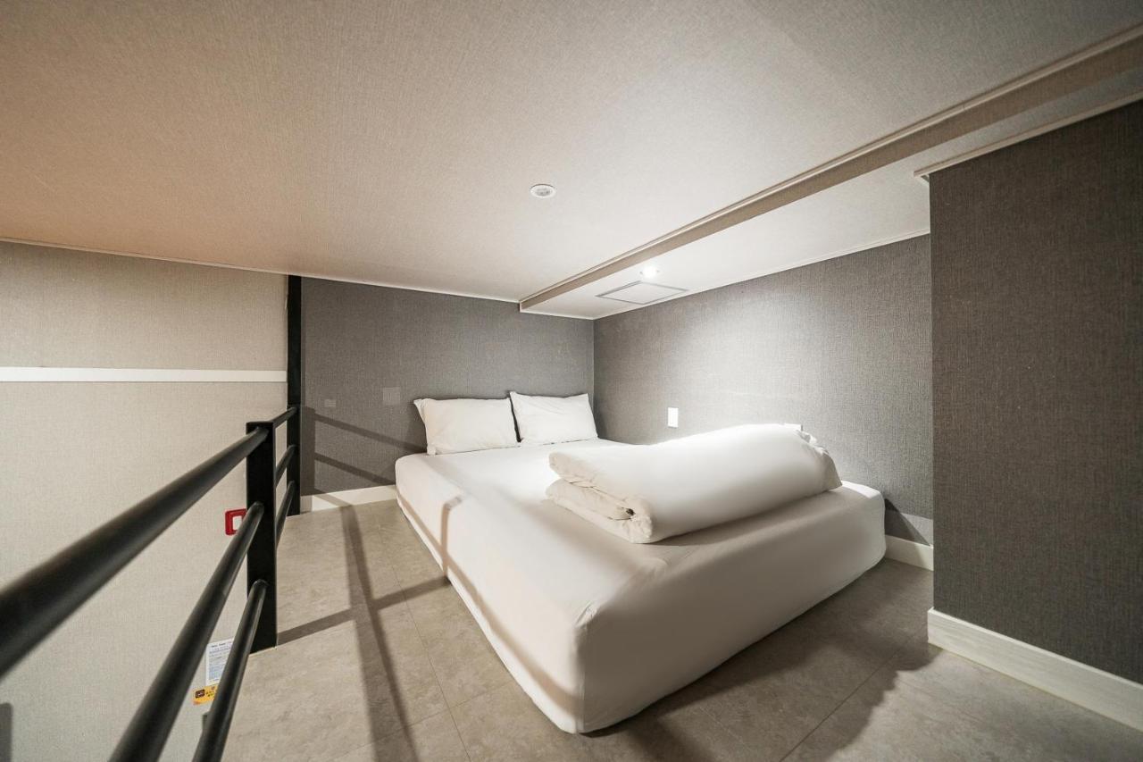 Malu Hotel Suwon Exterior foto